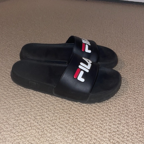 black fila slides - Picture 2 of 2